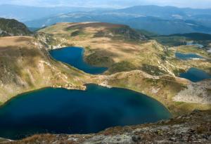 Какво се случва в района на Седемте езера в Рила