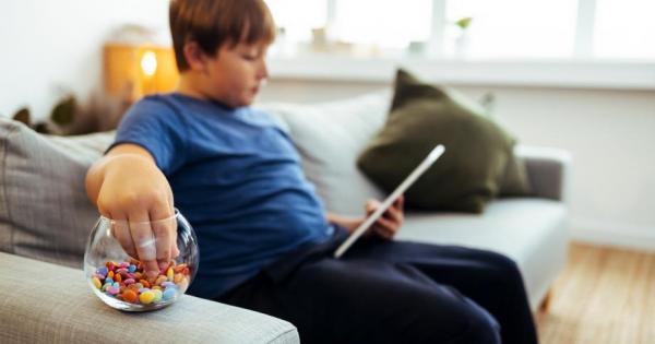 Учени установиха връзка между строгото възпитание и теглото на децата.