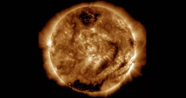 Астрономи твърдят че нашето Слънце не само блести но и