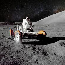 31 юли 1971 г. - Дейвид Скот и Джеймс Ъруин шофират Лунар Роувър по повърхността на Луната